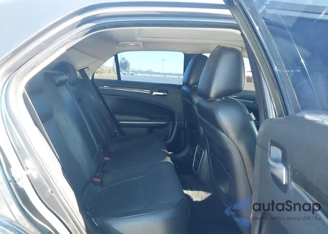 2017 Chrysler 300C z USA, uszkodzony, nr VIN 2C3CCAEG6HH549858